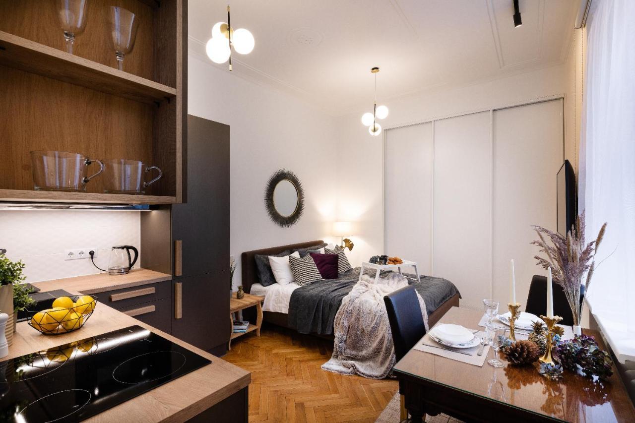 Brivibas House Design Apartments In City Center Riga Exterior photo