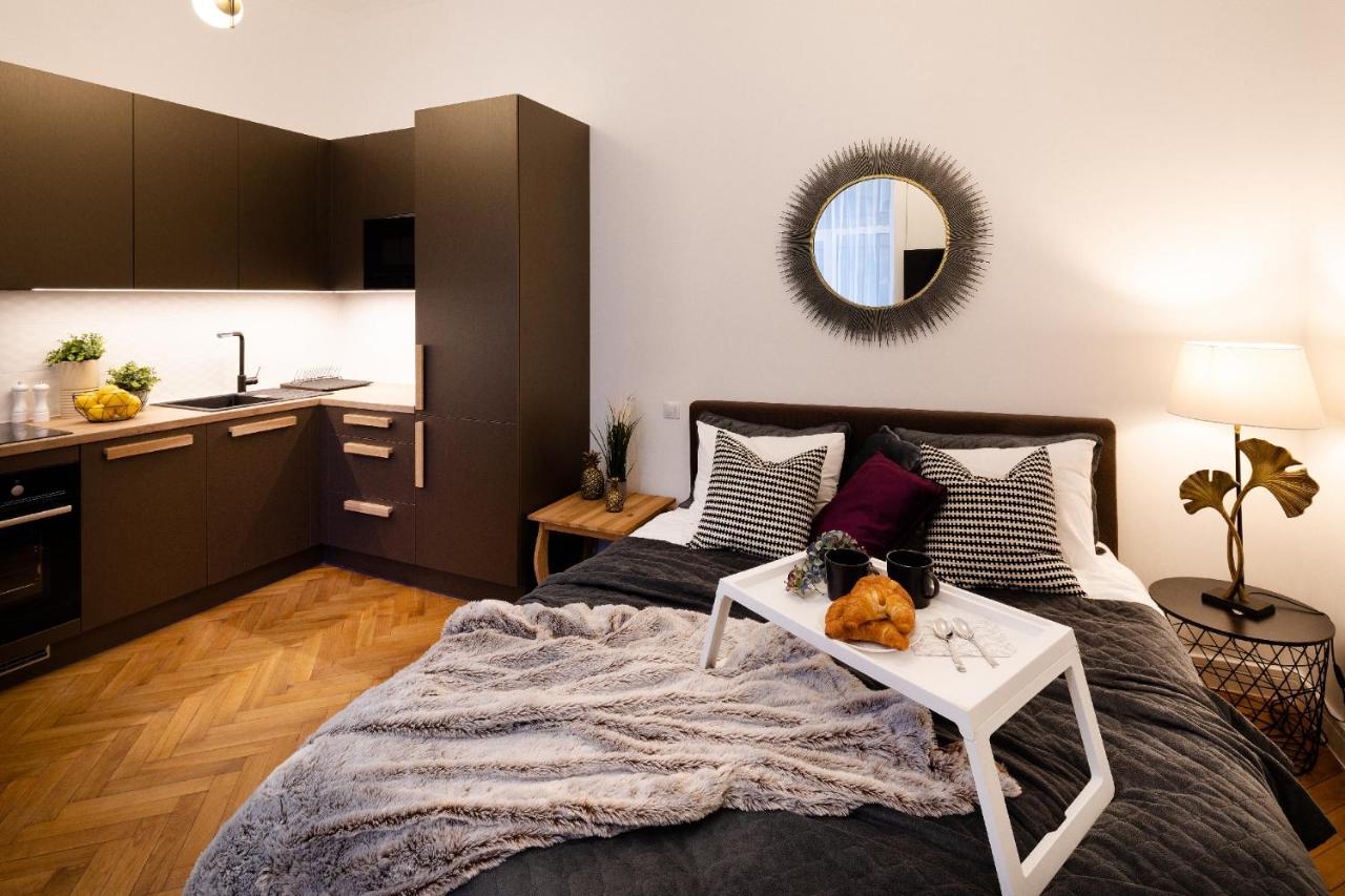 Brivibas House Design Apartments In City Center Riga Exterior photo