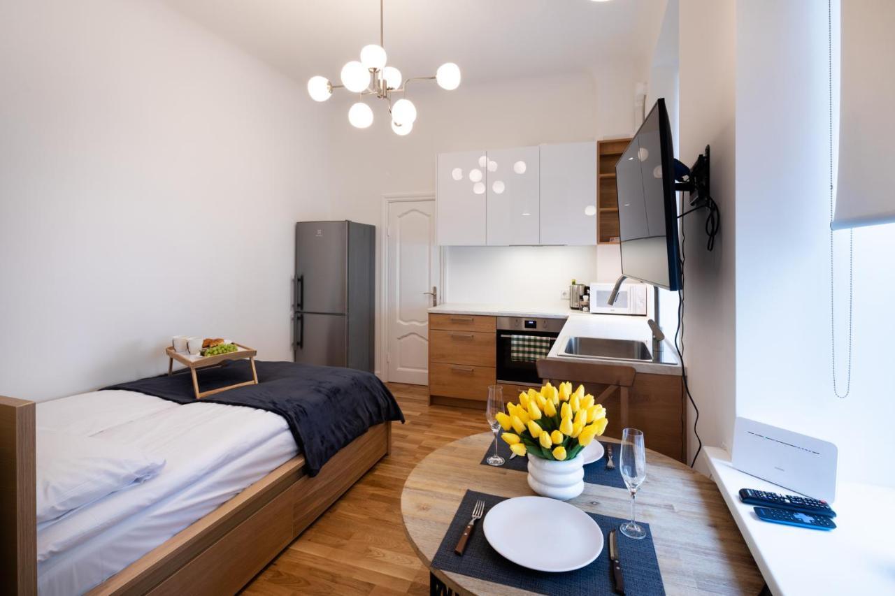Brivibas House Design Apartments In City Center Riga Exterior photo